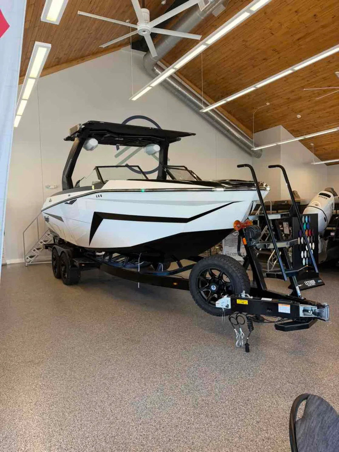 dummy-boat-img