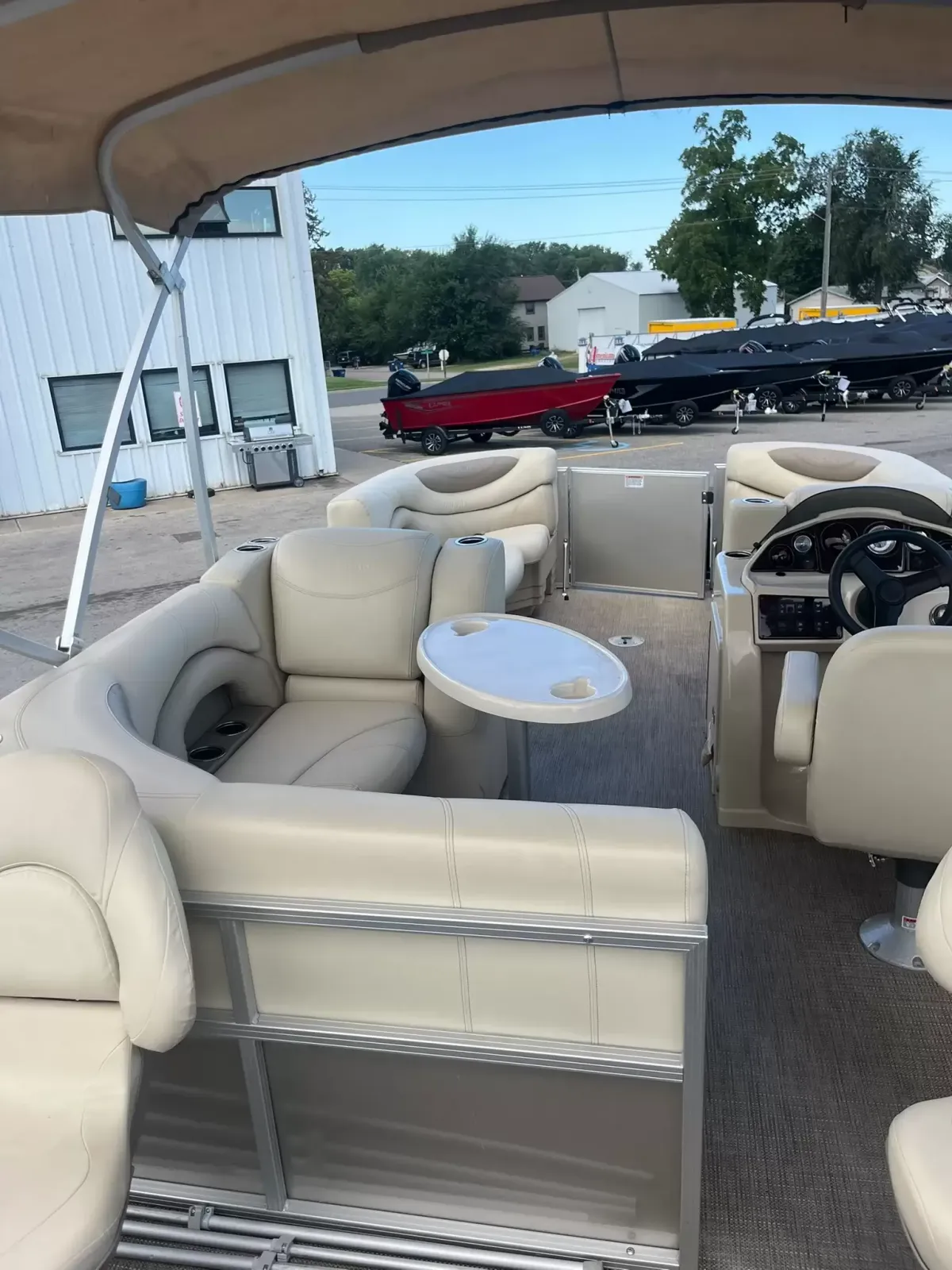 boat-carouselImage-image