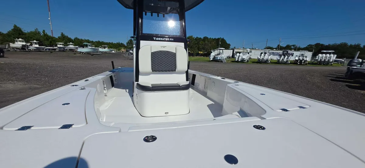 2025 Tidewater 2410 BAY MAX