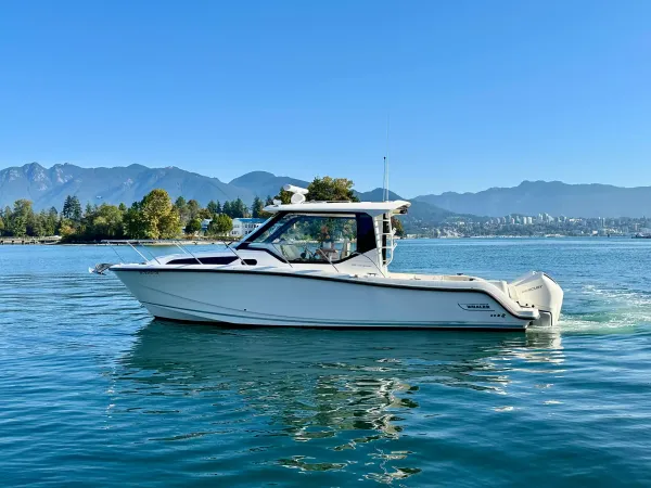2026 Boston Whaler 325 Conquest Pilothouse