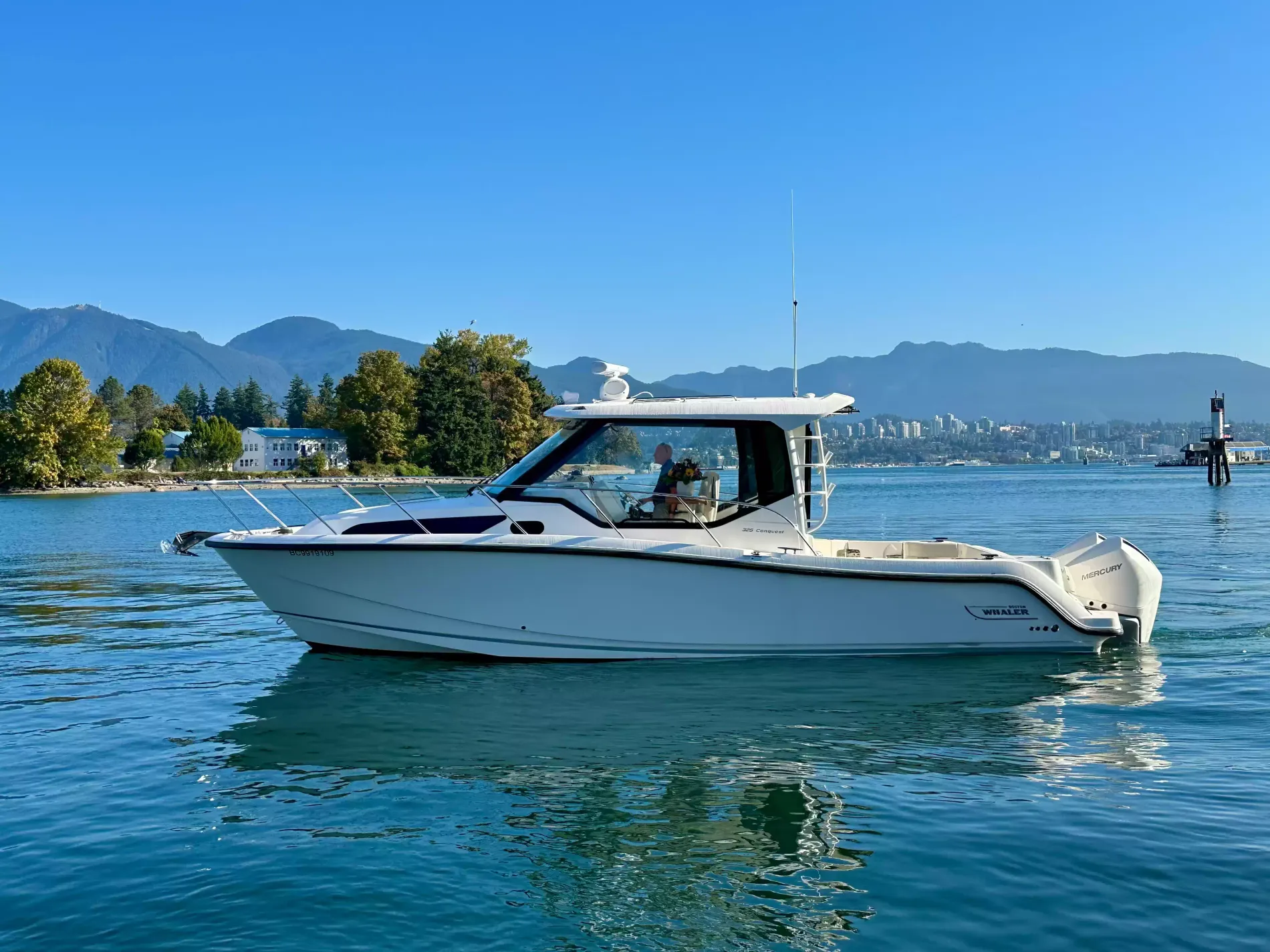 New 2026 Boston whaler 325 Conquest Pilothouse for Sale | Vancouver, BC | M&P Yacht Centre | 68ba029f97b34733670548ec