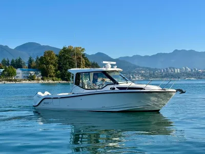 New 2026 Boston whaler 325 Conquest Pilothouse for Sale | Vancouver, BC | M&P Yacht Centre | 68ba029f97b34733670548ec