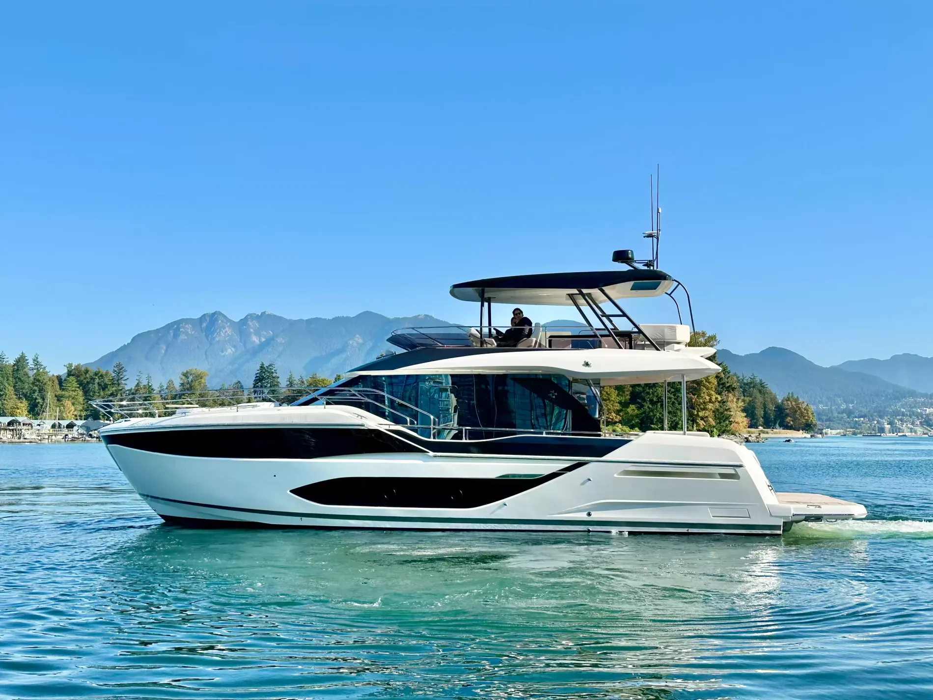 New 2027 Prestige F-Line: F5.7 for Sale | Vancouver, BC | M&P Yacht Centre | 66e9de92a7398bc5ef0e4883