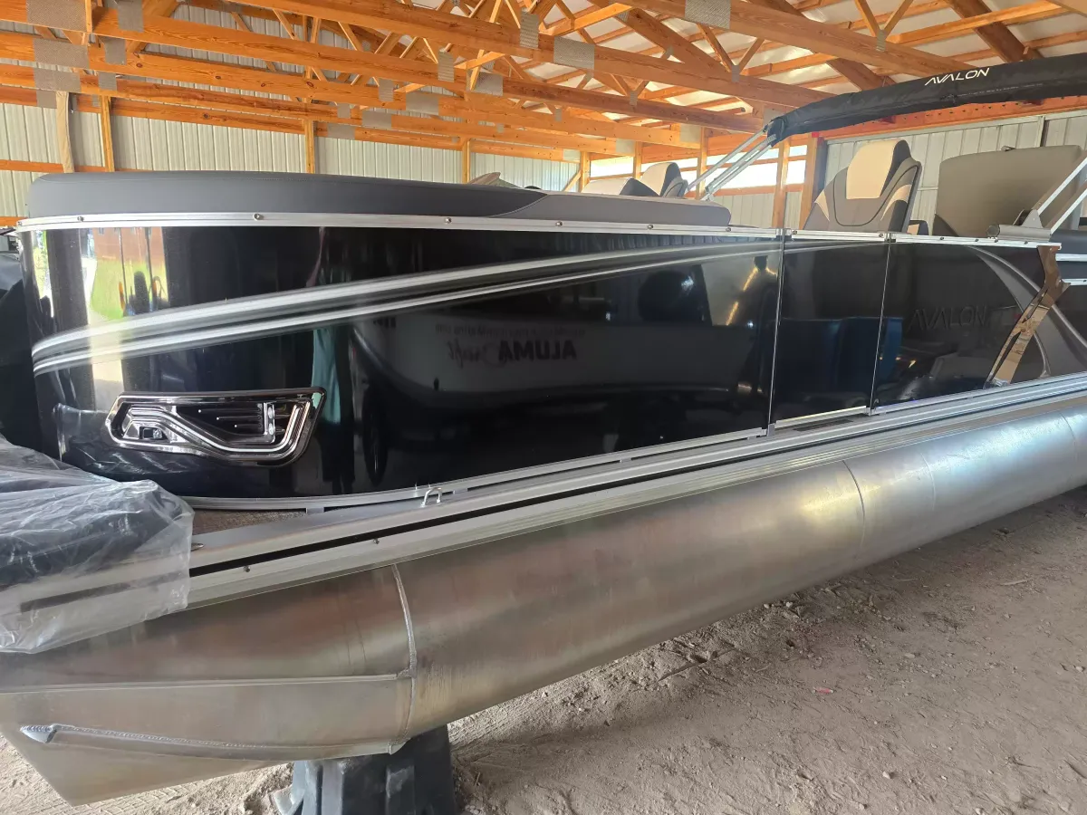 boat-carouselImage-image