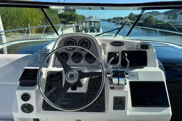 2004 Chris Craft 36 ROAMER detail image 17