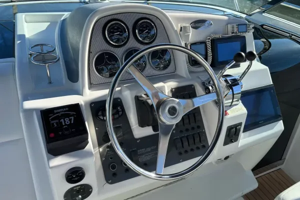 2004 Chris Craft 36 ROAMER detail image 18