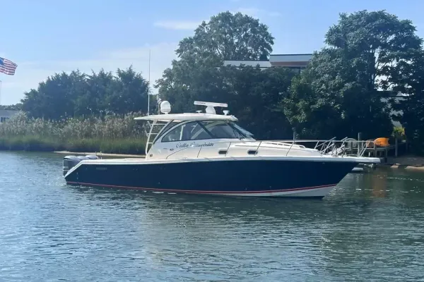 2012 Pursuit OS385 detail image 0