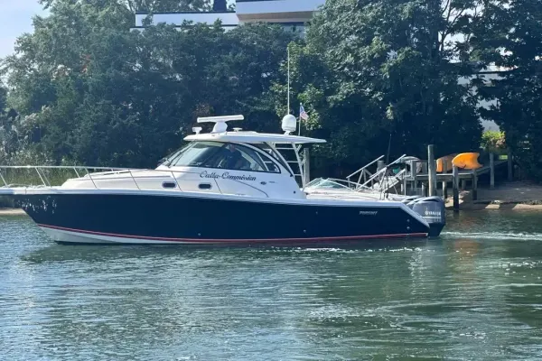 2012 Pursuit OS385 detail image 2