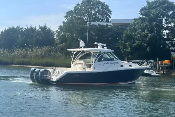 2012 Pursuit OS385 detail image 4