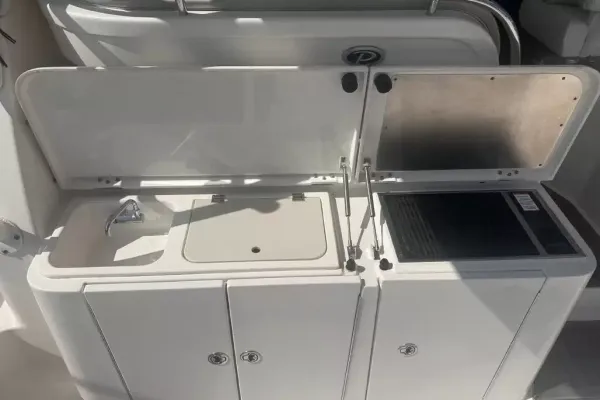 2012 Pursuit OS385 detail image 14