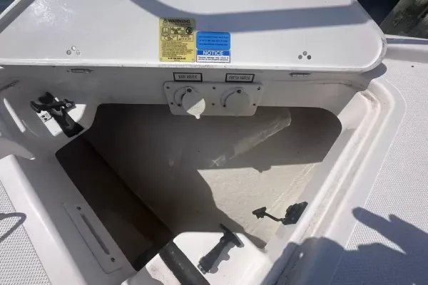 2012 Pursuit OS385 detail image 25