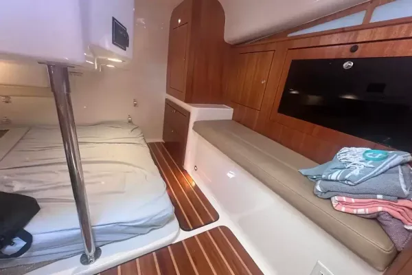 2012 Pursuit OS385 detail image 33
