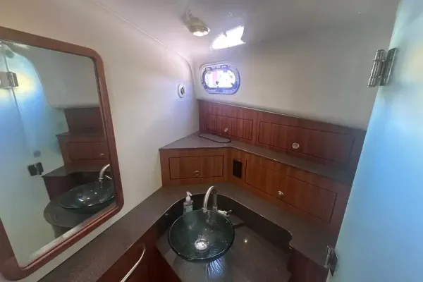 2012 Pursuit OS385 detail image 40