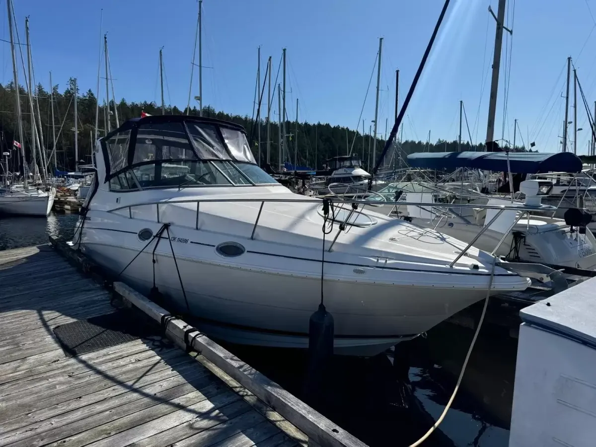 2000 Cruisers Yachts 2870 Express-1