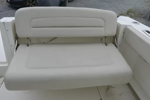 2013 Boston Whaler 230 VANTAGE detail image 5