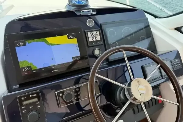 2018 Tiara Yachts 4300 OPEN detail image 20