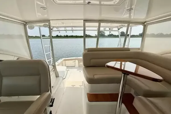 2018 Tiara Yachts 4300 OPEN detail image 26