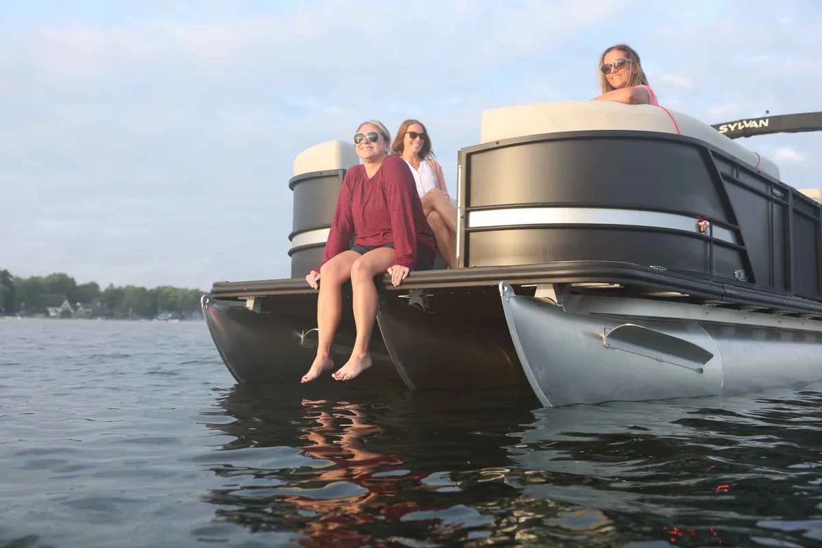 boat-carouselImage-image