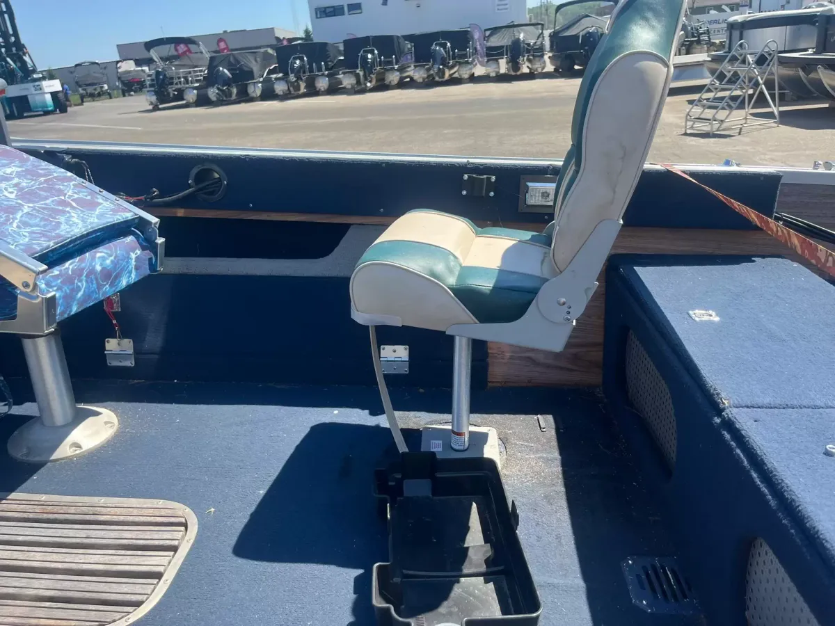 boat-carouselImage-image