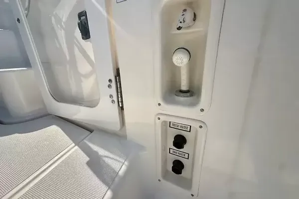 2006 Tiara Yachts 43 SOVRAN detail image 13