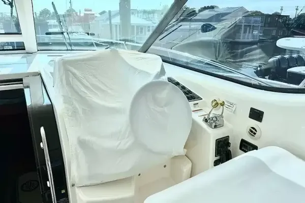 2006 Tiara Yachts 43 SOVRAN detail image 22