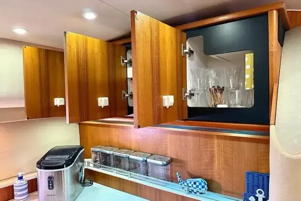 2006 Tiara Yachts 43 SOVRAN detail image 49