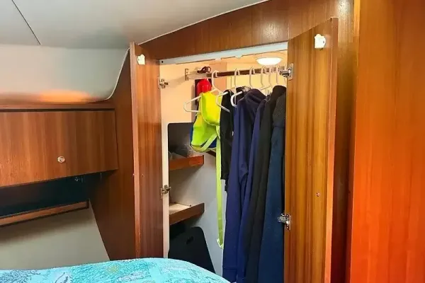 2006 Tiara Yachts 43 SOVRAN detail image 65