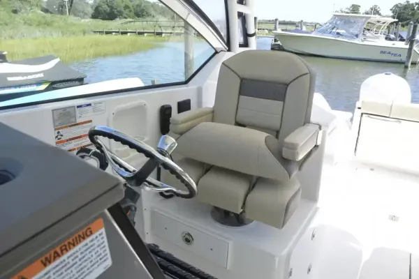 2020 Pursuit DC 295 detail image 10