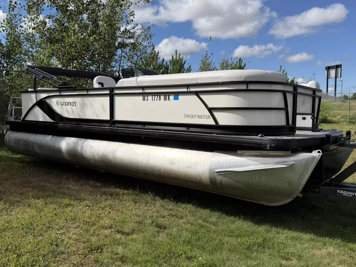 boat-carouselImage-image