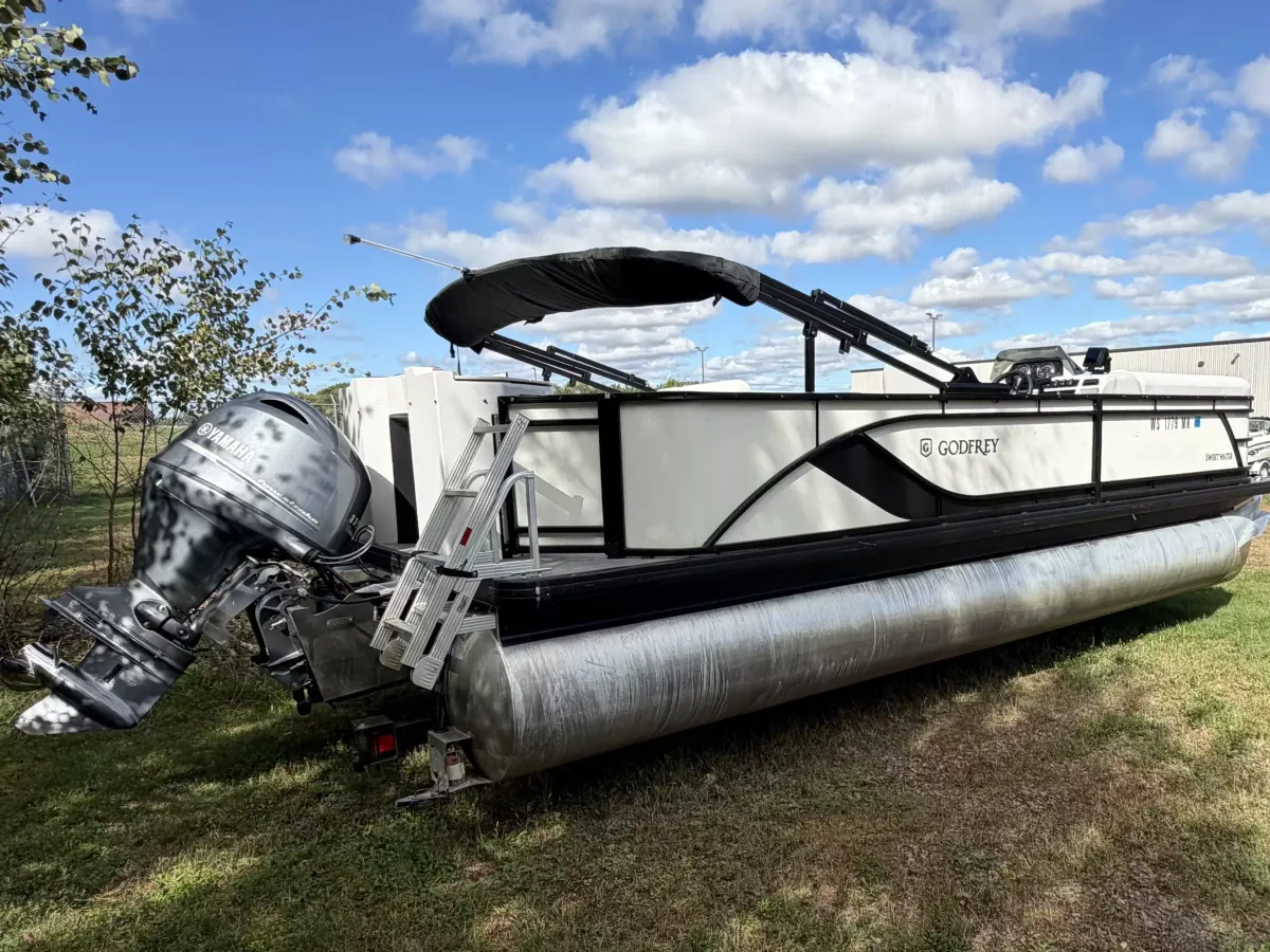 boat-carouselImage-image