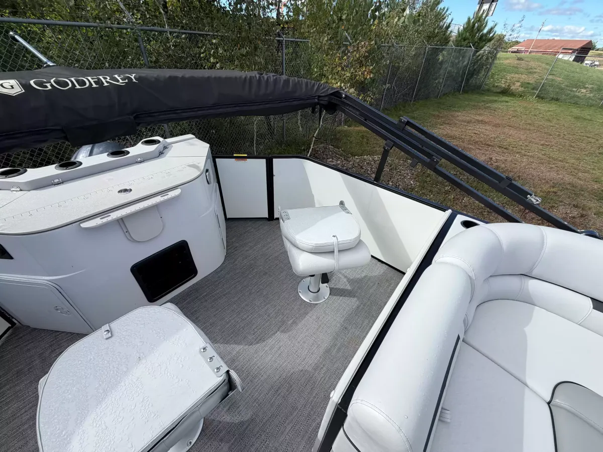 boat-carouselImage-image
