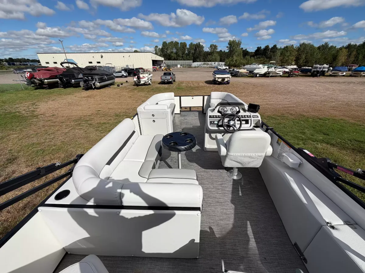 boat-carouselImage-image