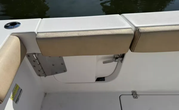 2018 Sportsman 252 detail image 15