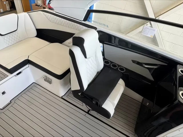 Boat Thumbnail 8