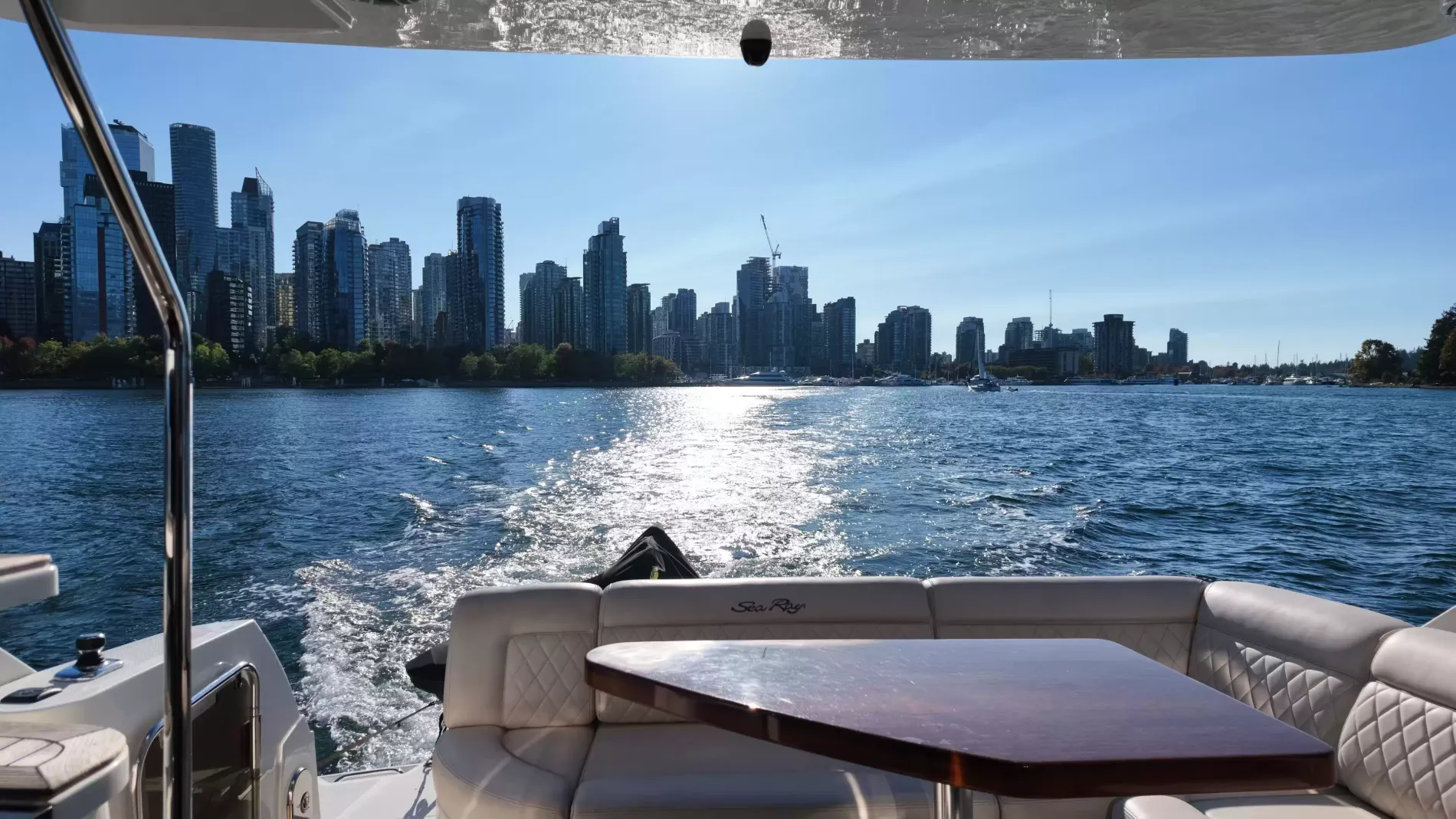 Pre-Owned 2015 Sea ray 510 Fly for Sale | Vancouver, BC | M&P Yacht Centre | 6aa84814947bd62dbb023813