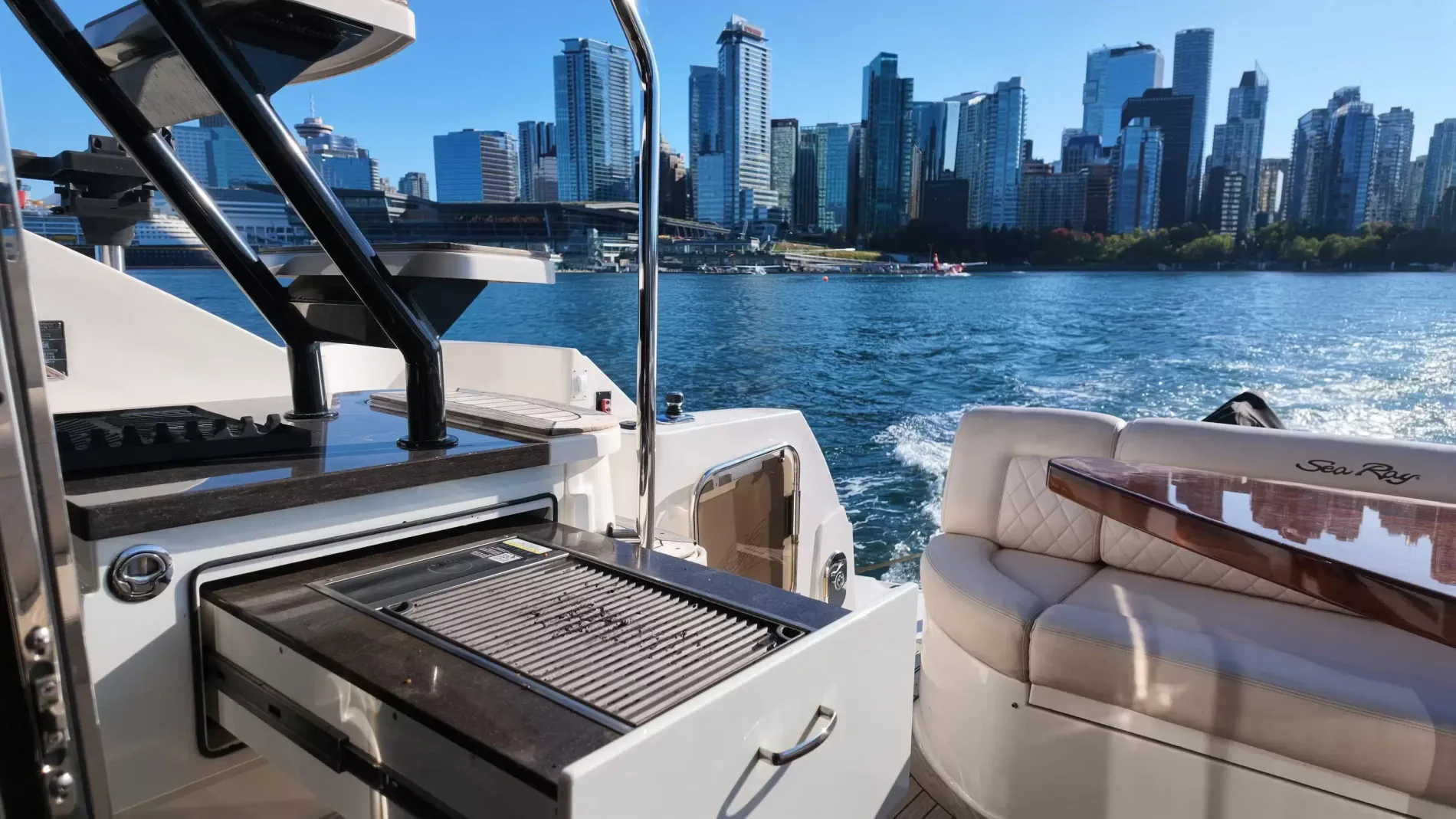 Pre-Owned 2015 Sea ray 510 Fly for Sale | Vancouver, BC | M&P Yacht Centre | 6aa84814947bd62dbb023813