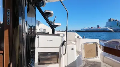 Pre-Owned 2015 Sea ray 510 Fly for Sale | Vancouver, BC | M&P Yacht Centre | 6aa84814947bd62dbb023813