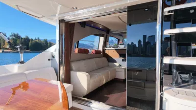 Pre-Owned 2015 Sea ray 510 Fly for Sale | Vancouver, BC | M&P Yacht Centre | 6aa84814947bd62dbb023813