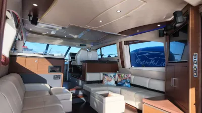 Pre-Owned 2015 Sea ray 510 Fly for Sale | Vancouver, BC | M&P Yacht Centre | 6aa84814947bd62dbb023813
