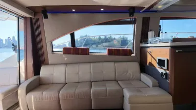 Pre-Owned 2015 Sea ray 510 Fly for Sale | Vancouver, BC | M&P Yacht Centre | 6aa84814947bd62dbb023813