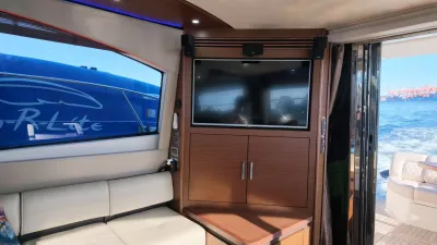 Pre-Owned 2015 Sea ray 510 Fly for Sale | Vancouver, BC | M&P Yacht Centre | 6aa84814947bd62dbb023813