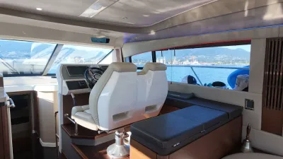 Pre-Owned 2015 Sea ray 510 Fly for Sale | Vancouver, BC | M&P Yacht Centre | 6aa84814947bd62dbb023813