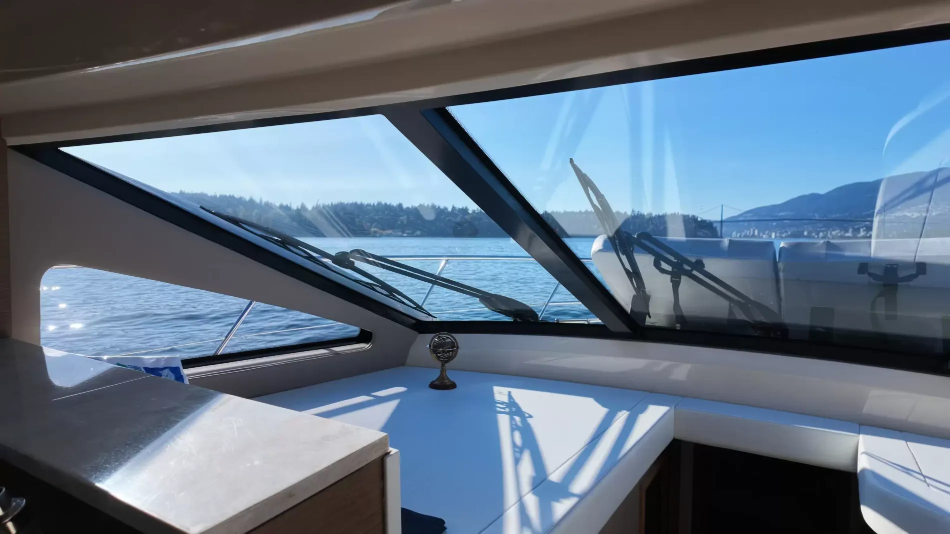 Pre-Owned 2015 Sea ray 510 Fly for Sale | Vancouver, BC | M&P Yacht Centre | 6aa84814947bd62dbb023813