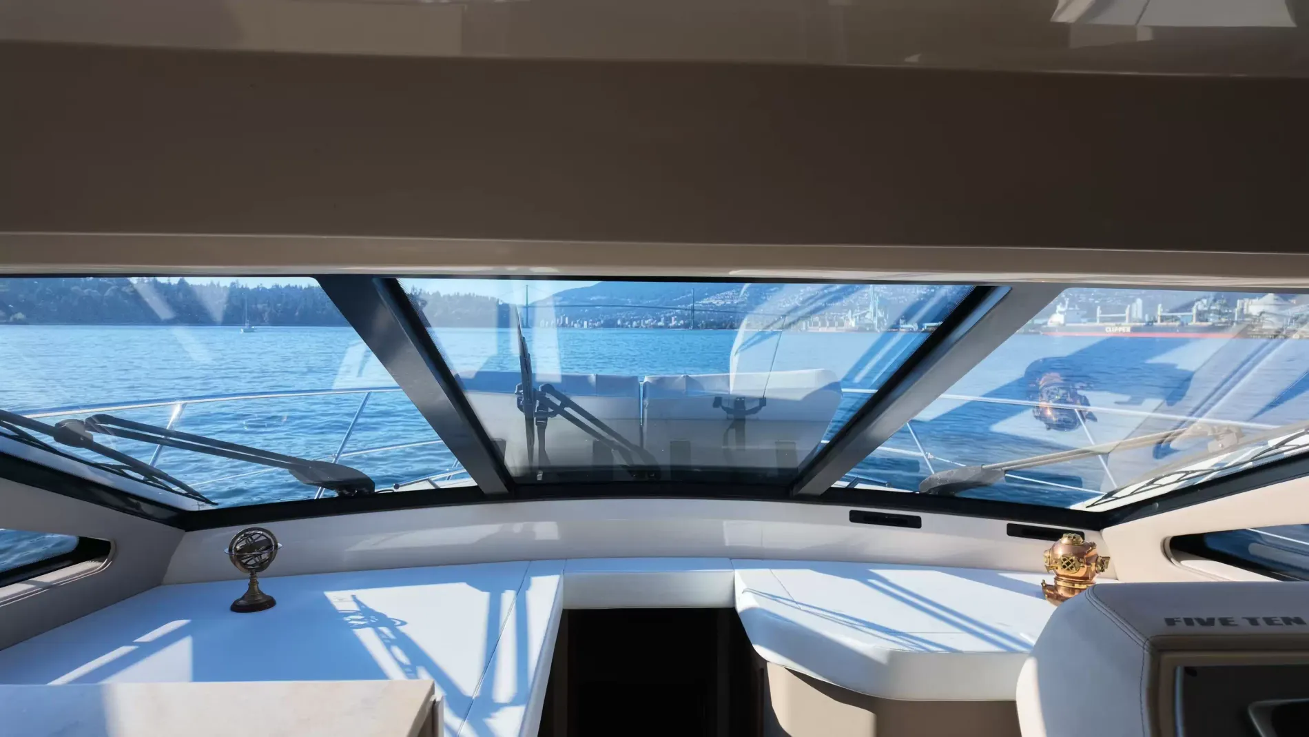 Pre-Owned 2015 Sea ray 510 Fly for Sale | Vancouver, BC | M&P Yacht Centre | 6aa84814947bd62dbb023813