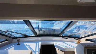 Pre-Owned 2015 Sea ray 510 Fly for Sale | Vancouver, BC | M&P Yacht Centre | 6aa84814947bd62dbb023813
