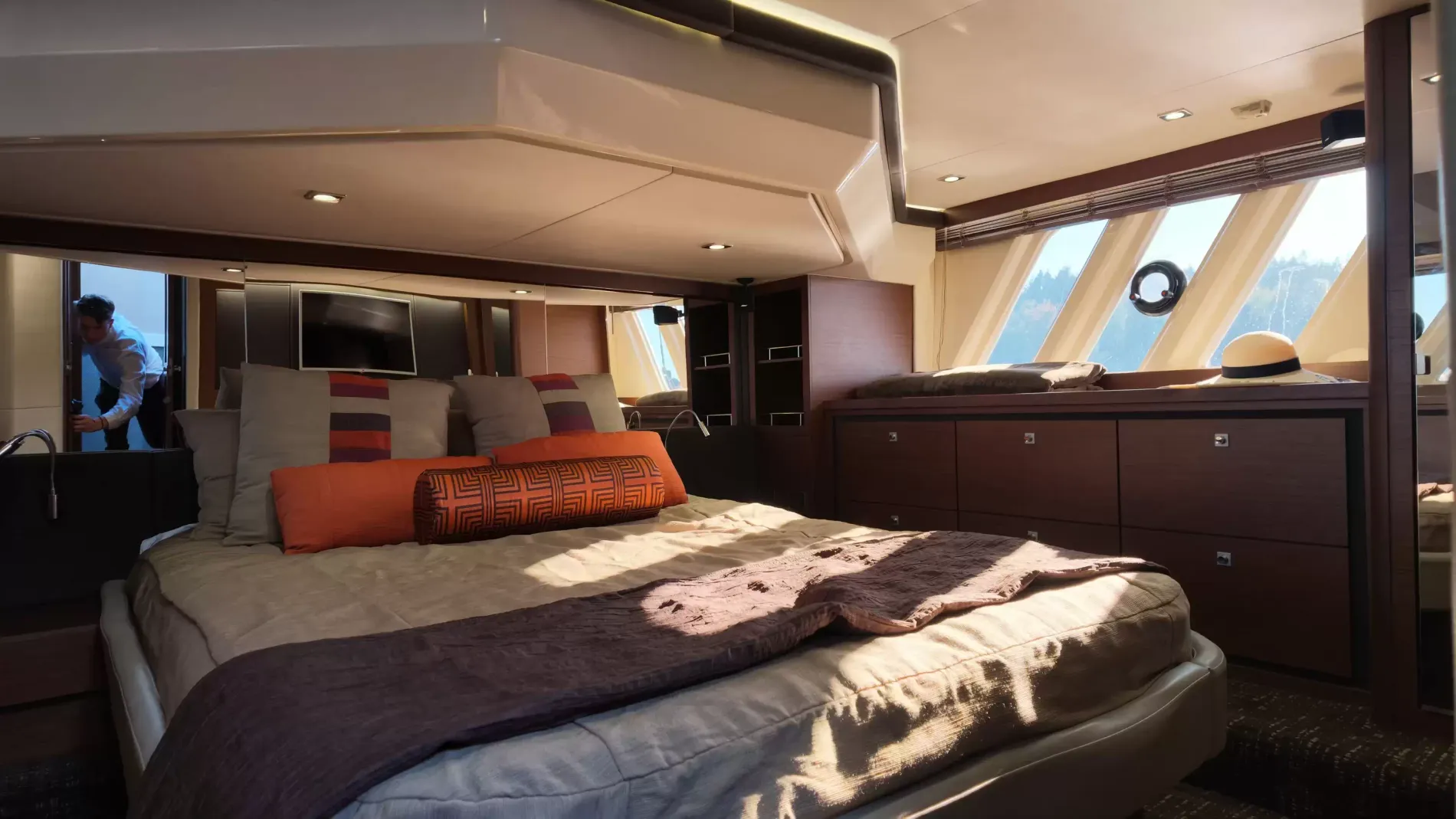 Pre-Owned 2015 Sea ray 510 Fly for Sale | Vancouver, BC | M&P Yacht Centre | 6aa84814947bd62dbb023813