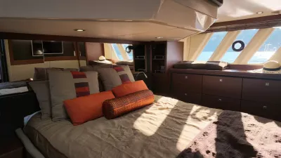 Pre-Owned 2015 Sea ray 510 Fly for Sale | Vancouver, BC | M&P Yacht Centre | 6aa84814947bd62dbb023813