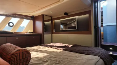 Pre-Owned 2015 Sea ray 510 Fly for Sale | Vancouver, BC | M&P Yacht Centre | 6aa84814947bd62dbb023813