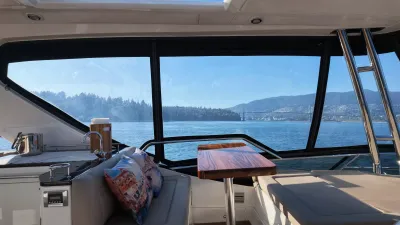 Pre-Owned 2015 Sea ray 510 Fly for Sale | Vancouver, BC | M&P Yacht Centre | 6aa84814947bd62dbb023813