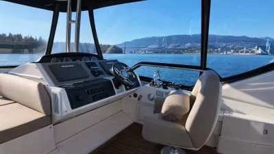 Pre-Owned 2015 Sea ray 510 Fly for Sale | Vancouver, BC | M&P Yacht Centre | 6aa84814947bd62dbb023813